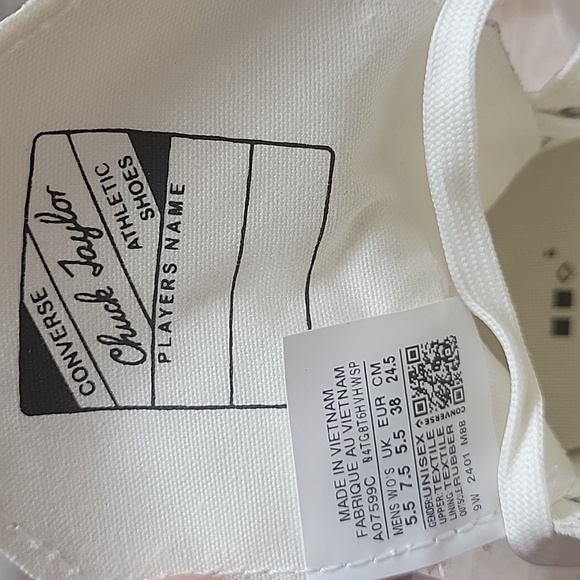 Converse High top Brand new platform in the box no lid. - Picture 14 of 15